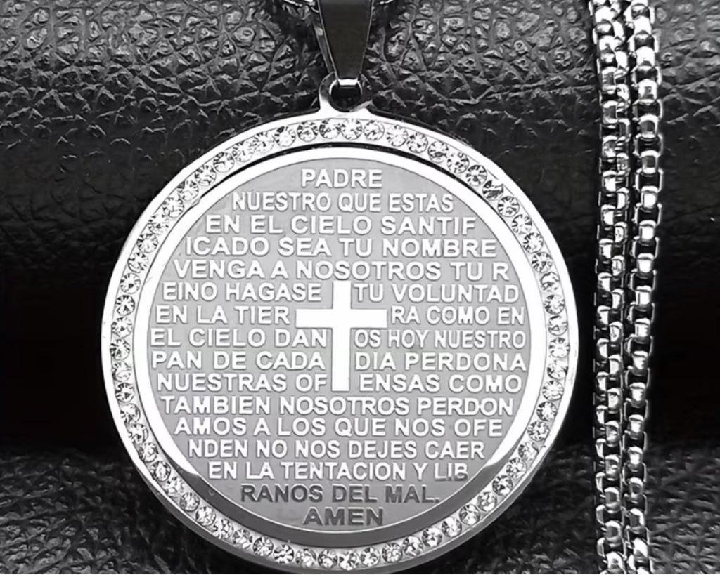Collar Plateado Padre Nuestro