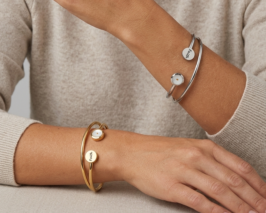 Pulsera plateada "Faith"