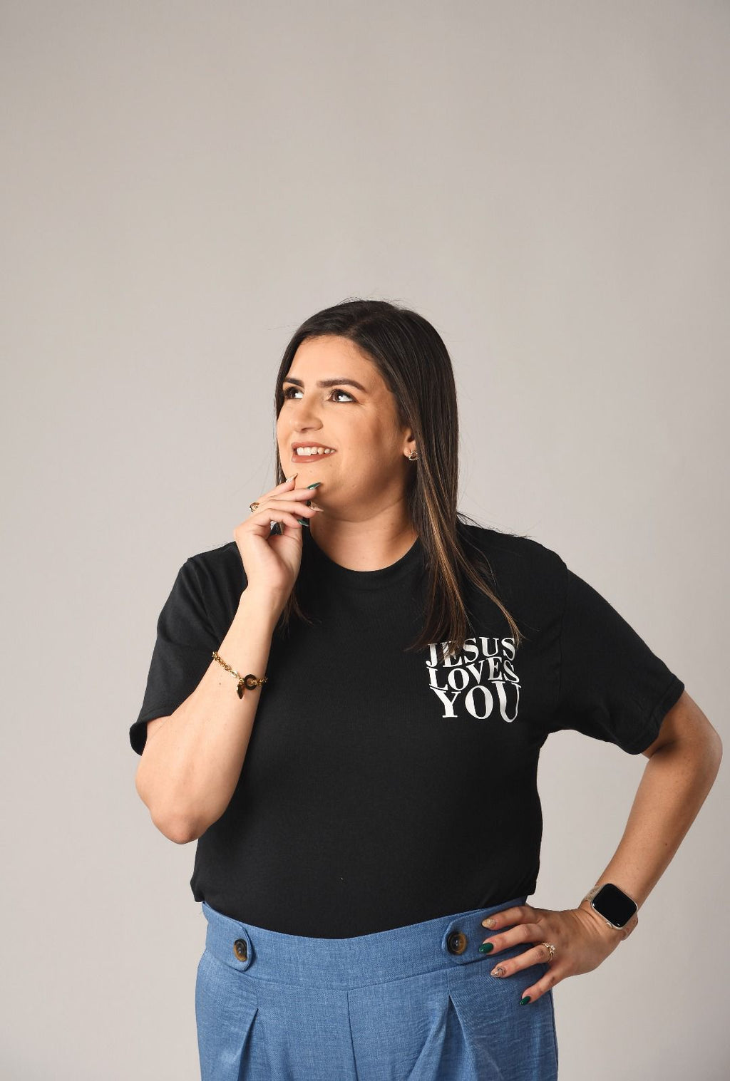 Camisa "Jesus Loves You"