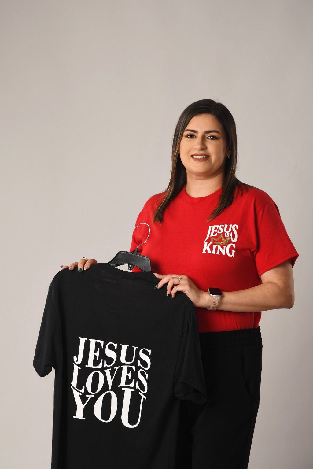Camisa "Jesus Loves You"