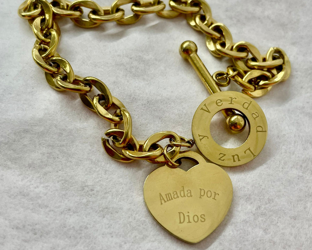 Pulsera "Amada por Dios"